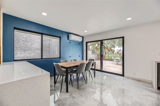 Building Photo - Golf Course Views from LVCC home