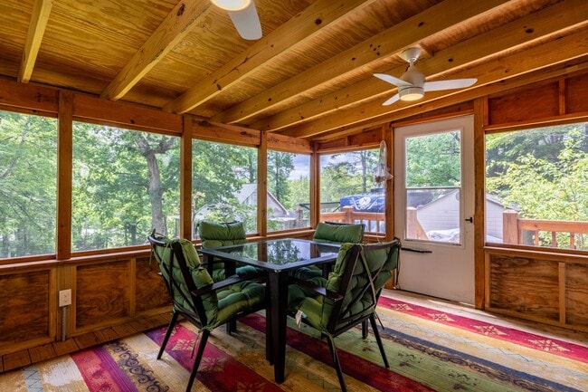 Building Photo - Top of the World, Tallassee 37878 - 2 bedr...