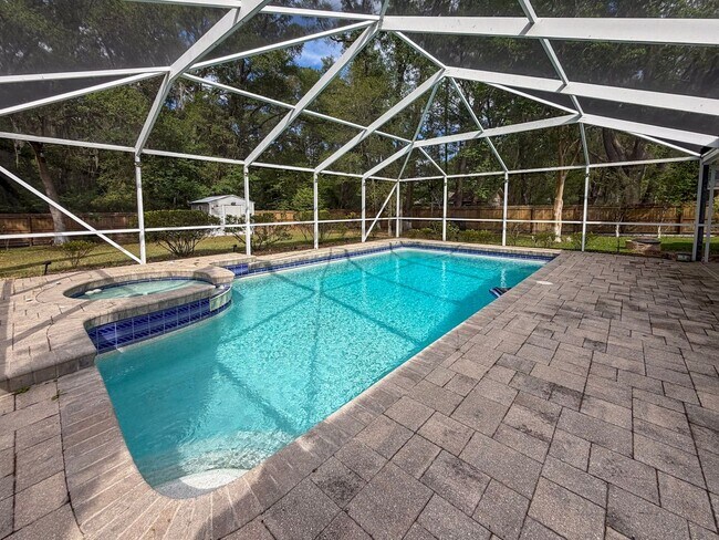 Building Photo - 4BR/2BA POOL home in NW Gainesville!