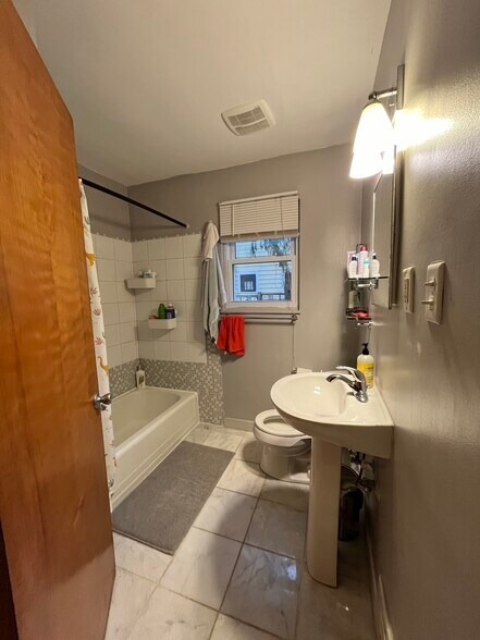 bathroom - 222 Buena Vista Ave