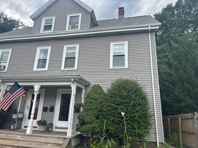 Primary Photo - 11 Ladd St