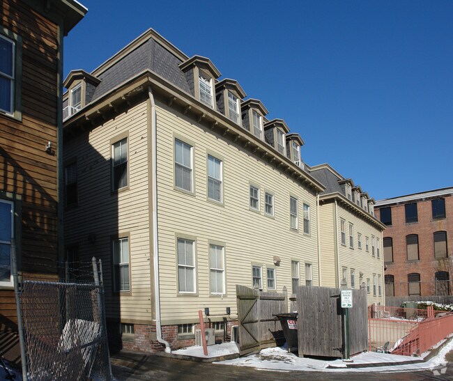 Building Photo - ATLANTIC PARK APTS