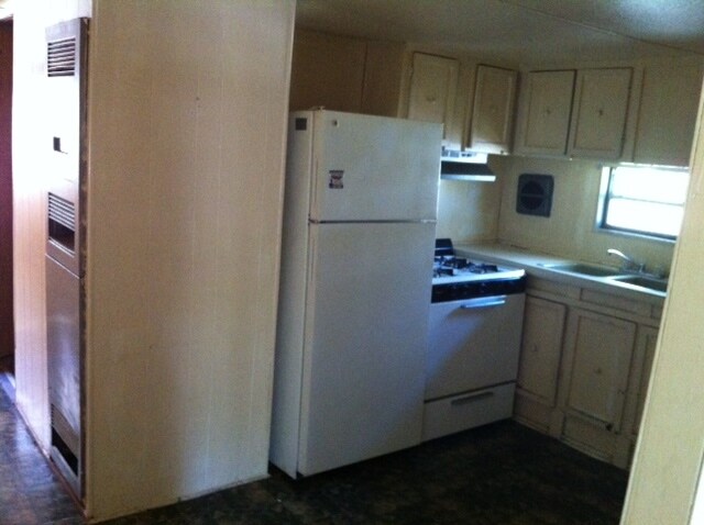 Building Photo - Azle Ave Mobile Home Park
