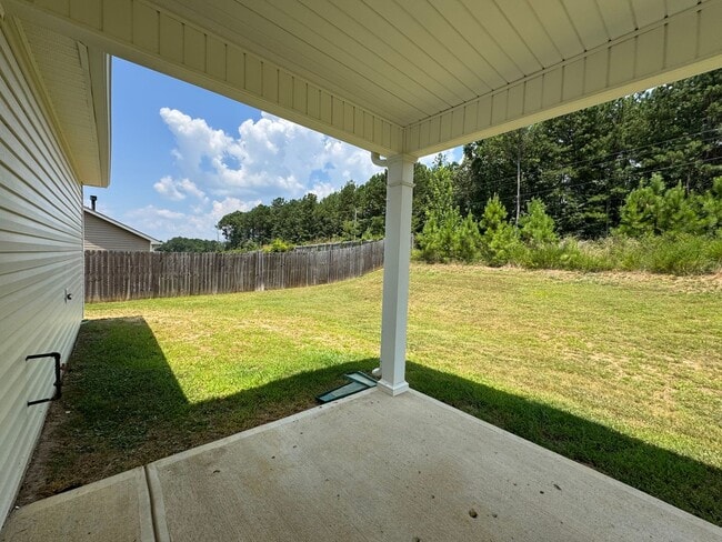 Building Photo - Nice 3/2 house in West Rome- $1,995