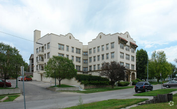 Building Photo - Alhambra