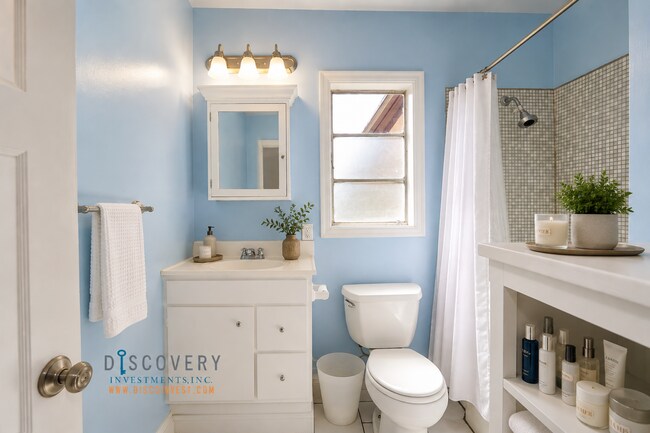 Building Photo - Charming Adams Point One Bedroom Condominium