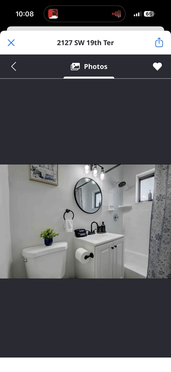 Building Photo - 2127 SW 19th Ter