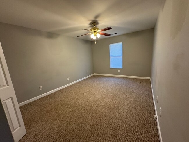 Building Photo - 2009 Grandhaven Dr