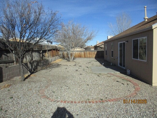 Building Photo - 1409 Alder Dr NE