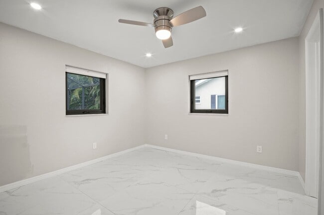 Building Photo - POOL HOME - 4 Bed / 3 Bath Annual Rental