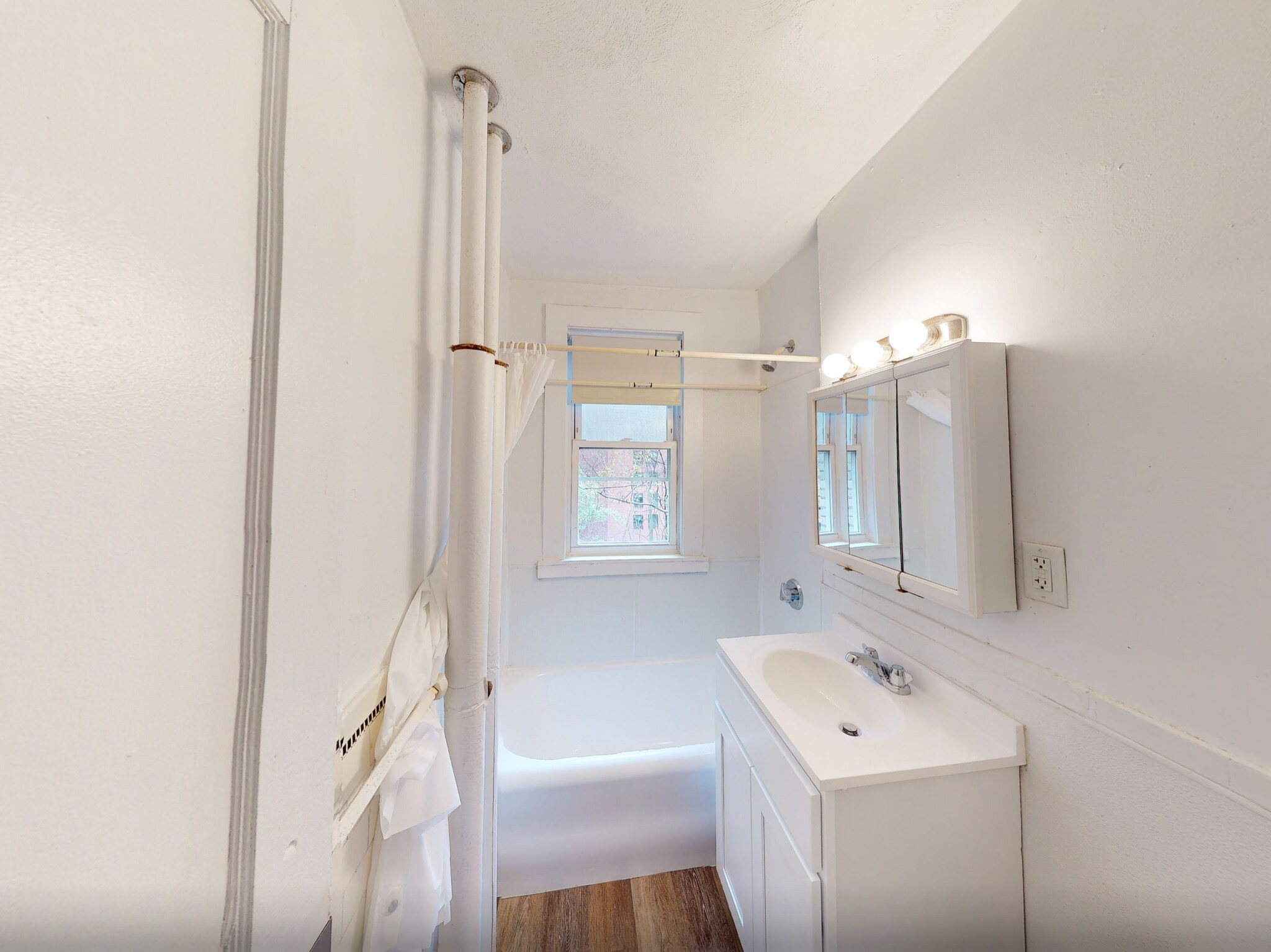 Building Photo - 1622 Commonwealth Ave