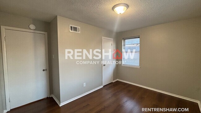 Building Photo - 3667 Southland St