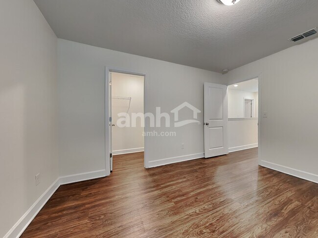 Building Photo - 10327 Watercrest Ct