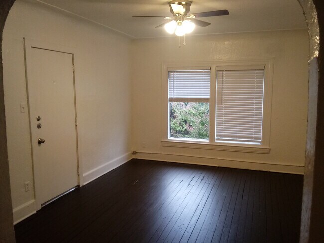 Building Photo - 3210 N Haskell Ave