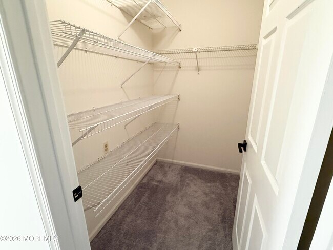 Building Photo - 41 Weller Pl