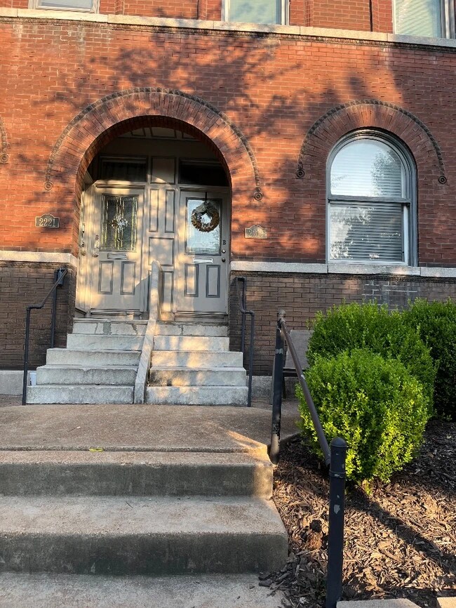 Primary Photo - 2219 Missouri Ave