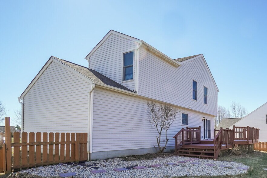 Building Photo - 1041 Oxford Dr N