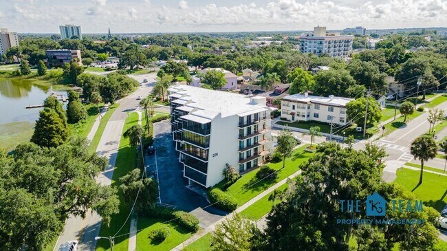 Building Photo - 208 Lake Howard Dr SW
