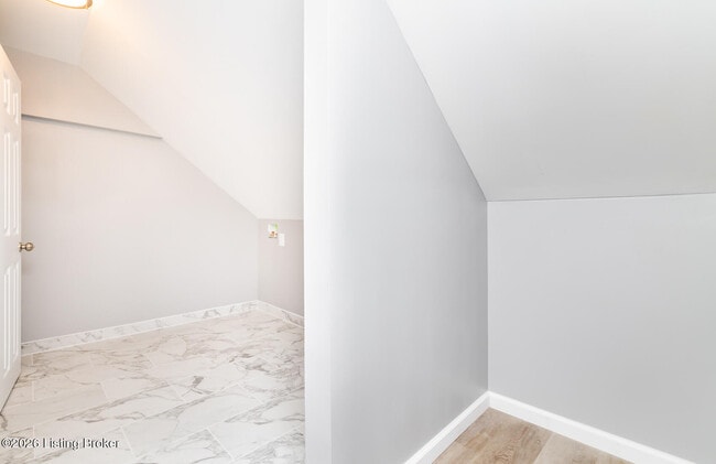 Building Photo - 204 W Warfield St