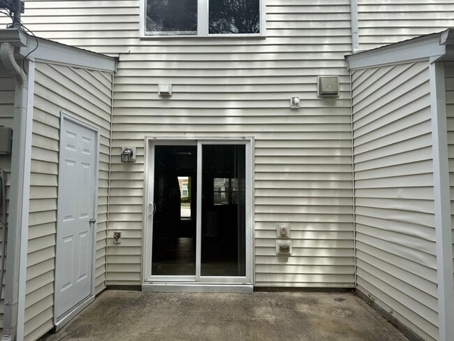 Building Photo - 8506 Quarton Dr