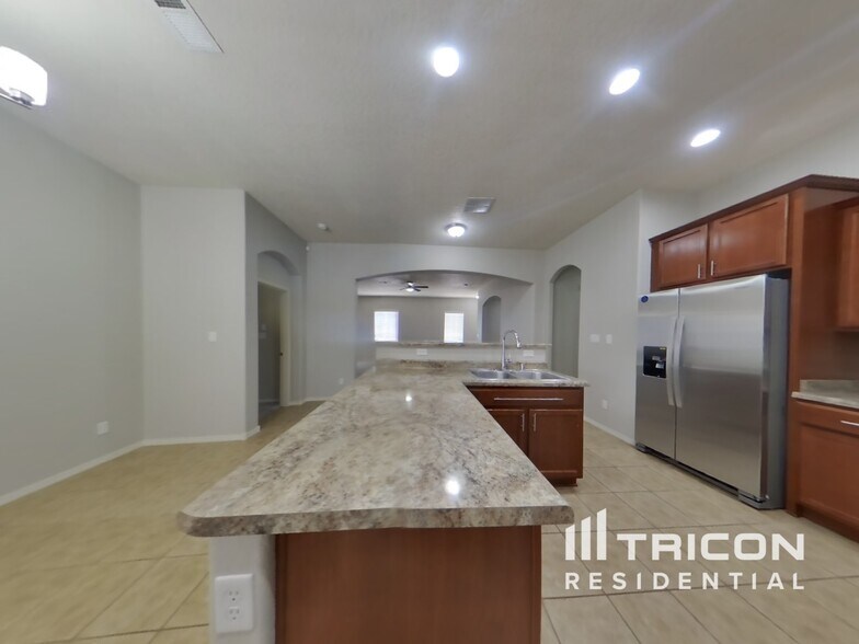 Building Photo - 2020 Fonner Dr SE