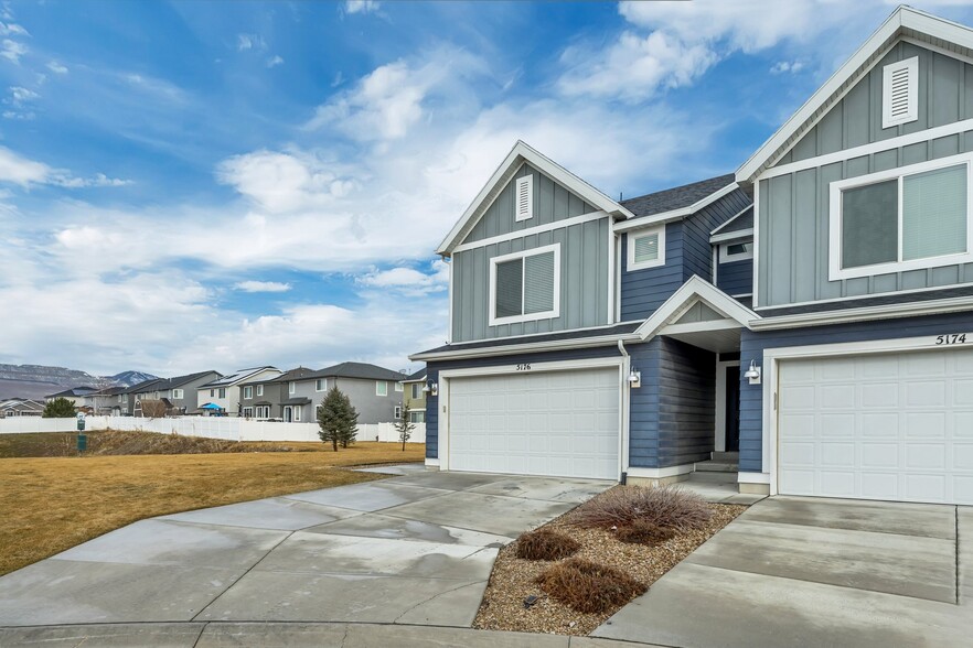 Building Photo - 5176 W Duet Dr