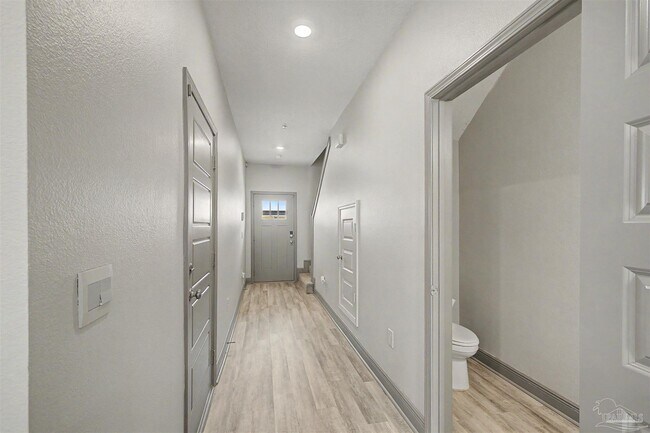 Building Photo - 9055 Golden Eye Dr