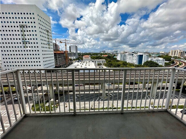 Building Photo - 850 N Miami Ave