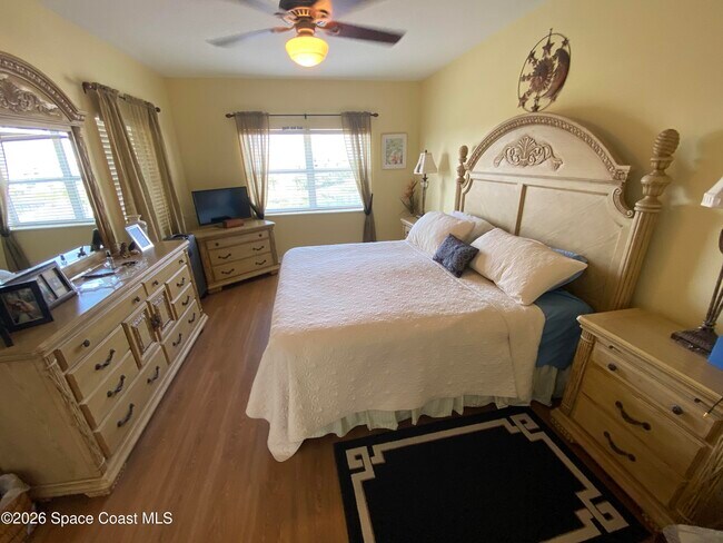 Building Photo - 8951 Lake Dr