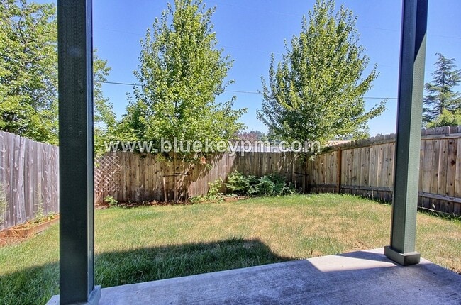 Building Photo - 3 Bed 2.5 Bath Home in Hazel Dell w/ Easy Access to I-5 and SR 500