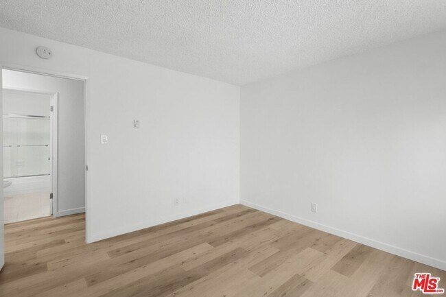 Building Photo - 1114 12th St