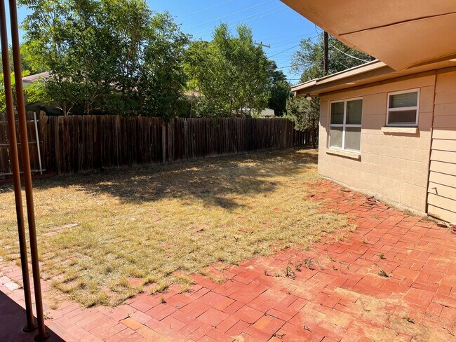 Building Photo - Pre-Leasing for July!