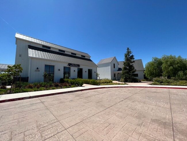 Building Photo - Newer Construction Home located in desirab...