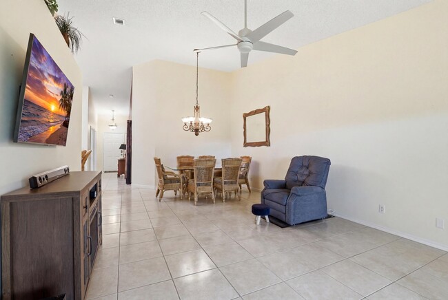 Building Photo - 9363 Bridgeport Dr