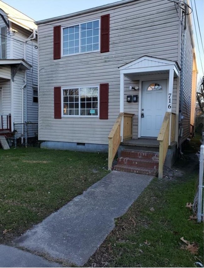 Primary Photo - 716 31st St