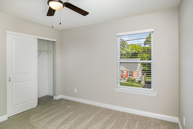 Building Photo - 501 Station Ct