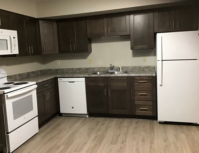 Building Photo - Comfortable 1 Bed Downtown