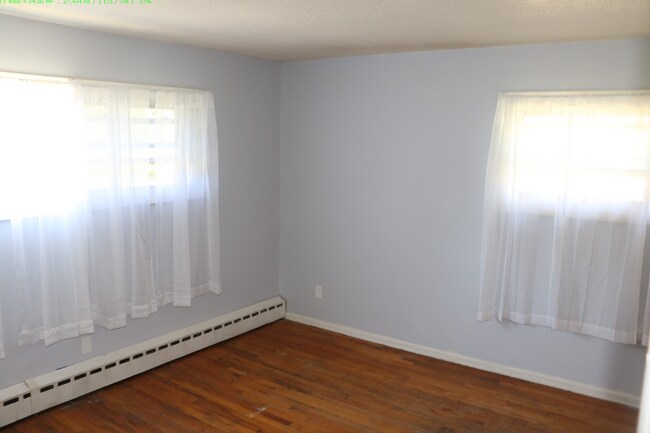 Building Photo - 73 Emerald Rd