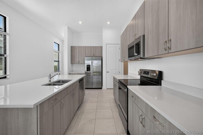 Building Photo - 9148 SW Esule Way