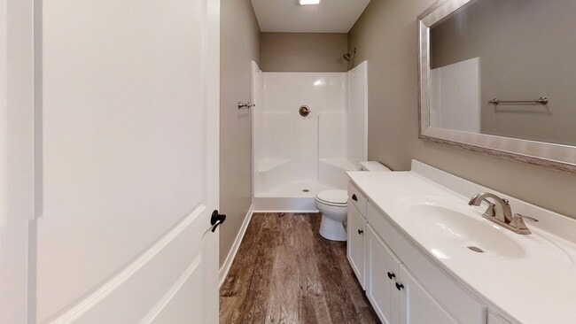 Building Photo - 2 year old 2 bed, 2 bath duplex in Andrew ...