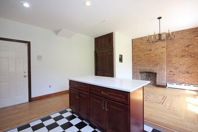 Building Photo - 126 Washington St