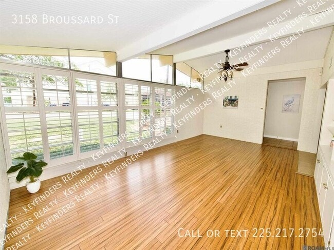 Building Photo - 3158 Broussard St
