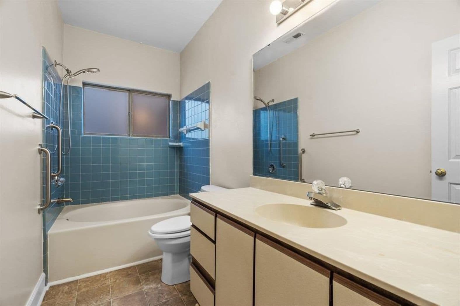 Building Photo - 6121 Sunpointe Dr