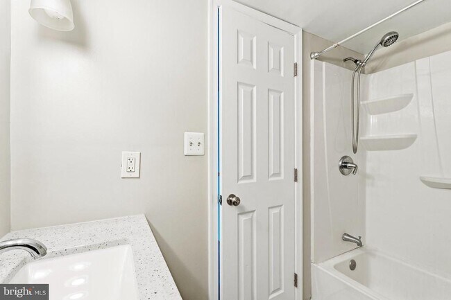 Building Photo - 10531 Beacon Ridge Dr