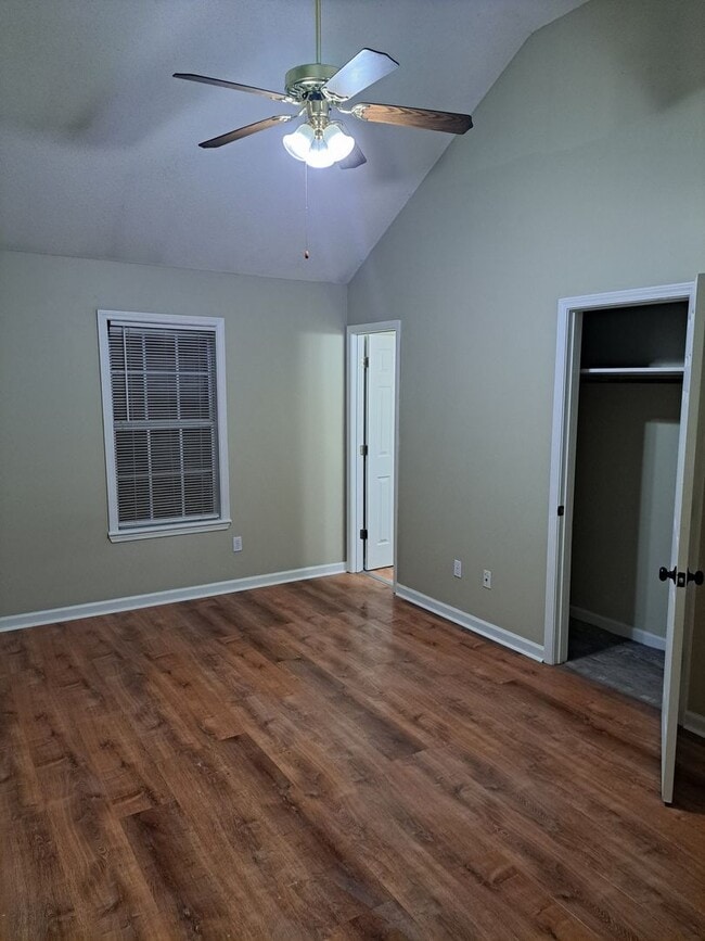 Building Photo - 3 bed/3 bath