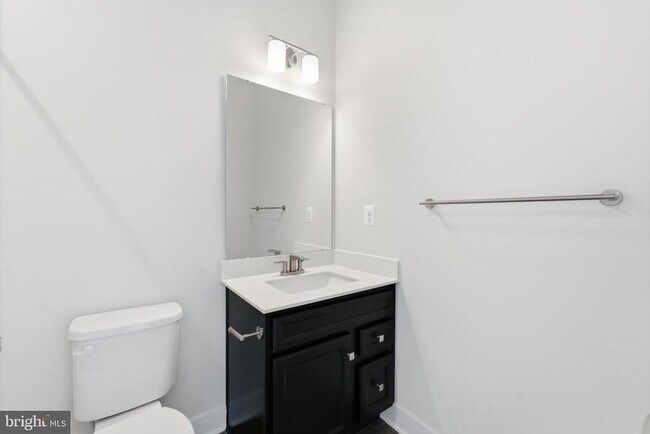 Building Photo - 16130 Hyde Pk Pl