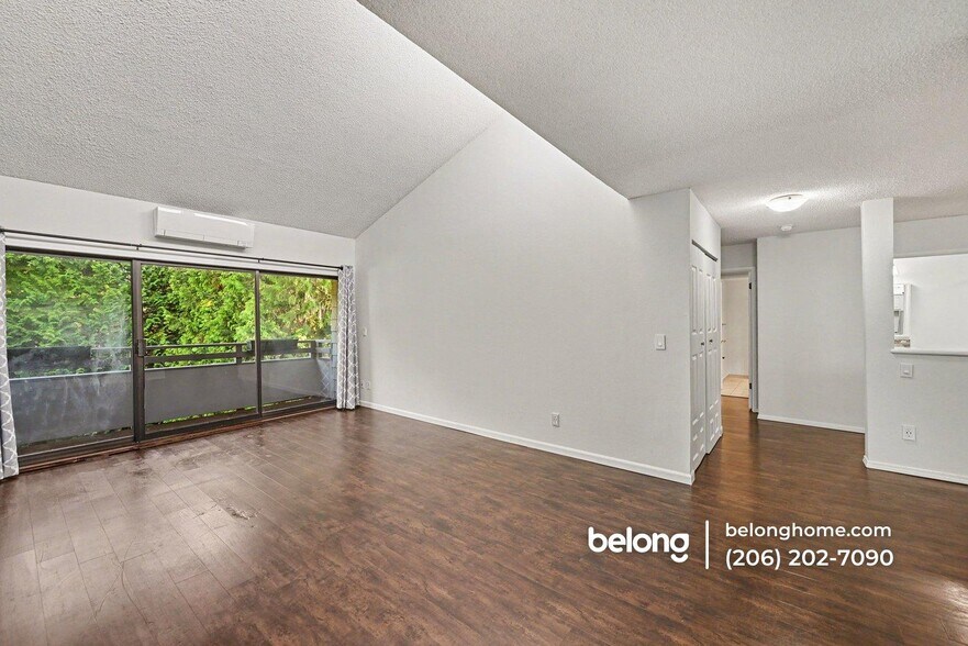 Building Photo - 7930 SE 34th St