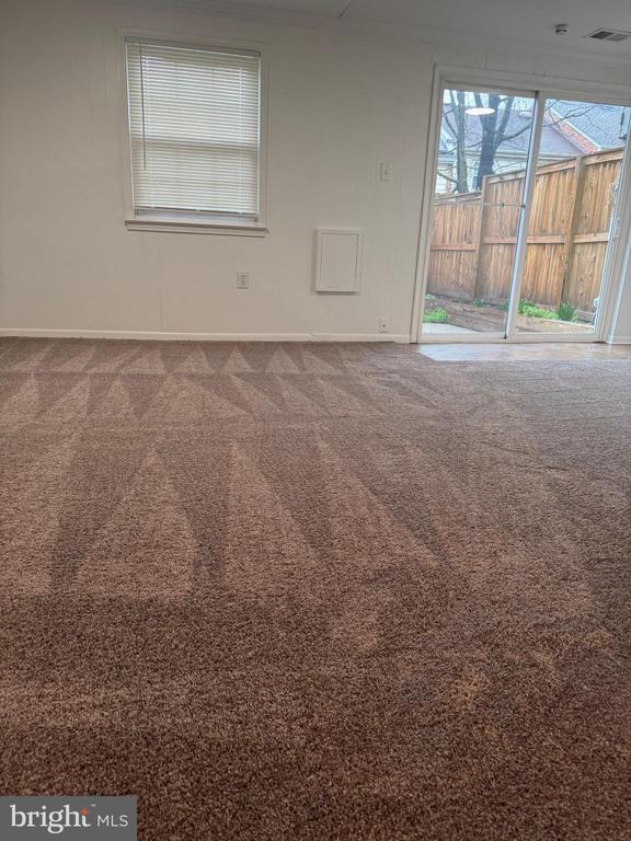 Building Photo - 2070 Mayflower Dr