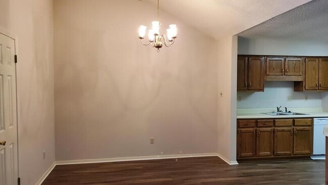 Building Photo - 1502 Beaver Trail Dr