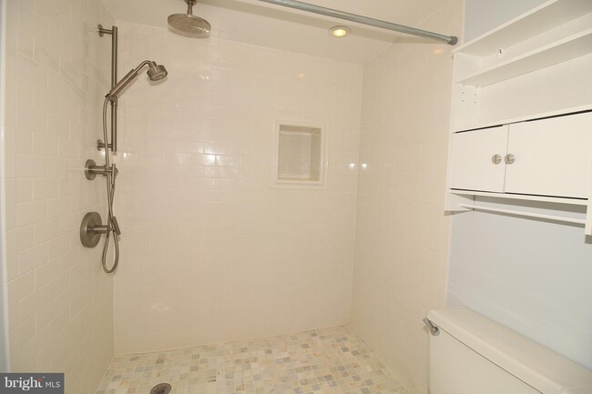 Building Photo - 1140 23rd Street NW Unit 105